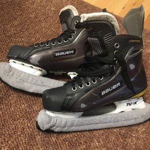 Men’s Bauer ice hockey skates